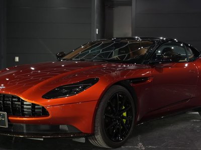 ASTON MARTIN DB11 - 5