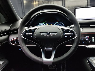 2021 Genesis GV70 — миниатюра 13