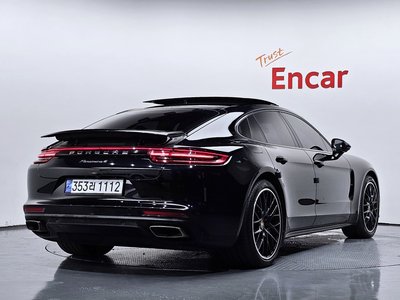 PORSCHE PANAMERA - 4
