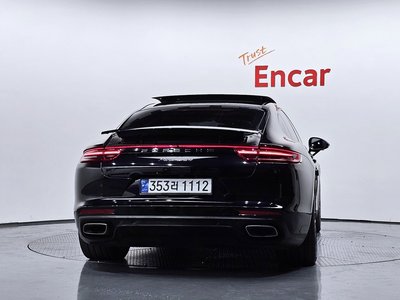 PORSCHE PANAMERA - 3