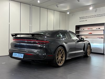 صورة 4 لـ 2025 Porsche TAYCAN