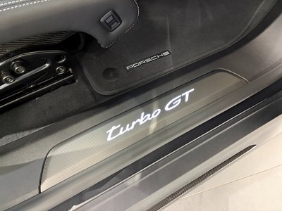 2025 Porsche TAYCAN — миниатюра 18