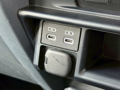 TOYOTA LAND CRUISER 70 - 7