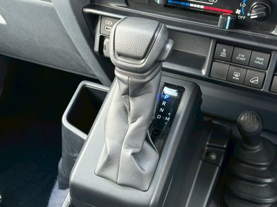 TOYOTA LAND CRUISER 70 - 9