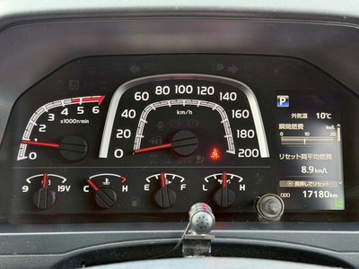 TOYOTA LAND CRUISER 70 - 5