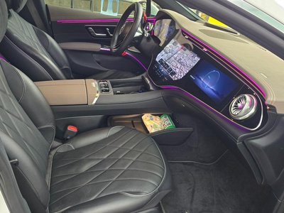 MERCEDES-BENZ EQS - 7