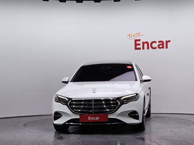 MERCEDES-BENZ E-CLASS - 2