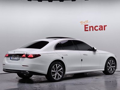 MERCEDES-BENZ E-CLASS - 4