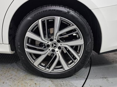 MERCEDES-BENZ E-CLASS - 6