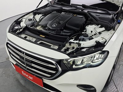 MERCEDES-BENZ E-CLASS - 7