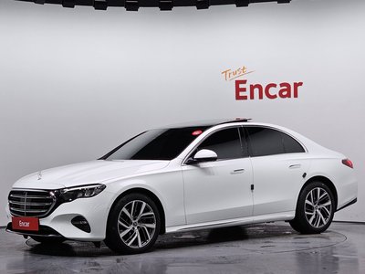 MERCEDES-BENZ E-CLASS - 1