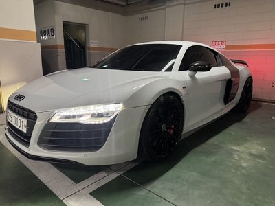 AUDI R8 - 4