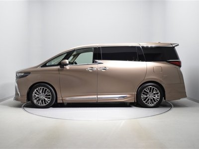 2025 Toyota ALPHARD — фото 4