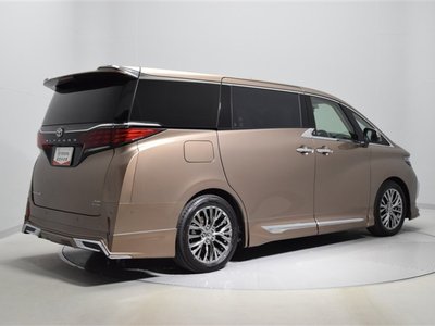 2025 Toyota ALPHARD — фото 6