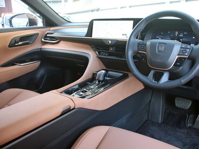 TOYOTA CROWN SPORT - 4