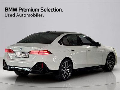 صورة 4 لـ 2025 BMW 5 SERIES