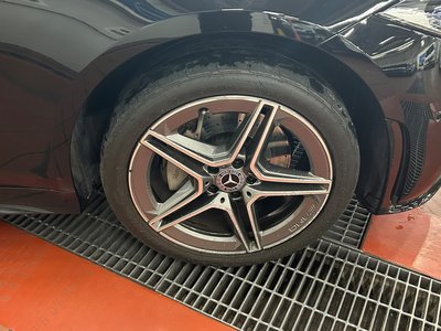 MERCEDES-BENZ CLS - 4