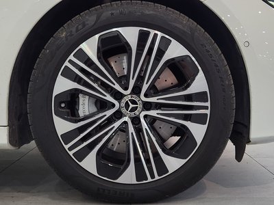 MERCEDES-BENZ E-CLASS - 6