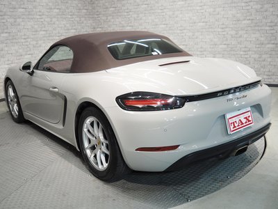 PORSCHE 718 - 8