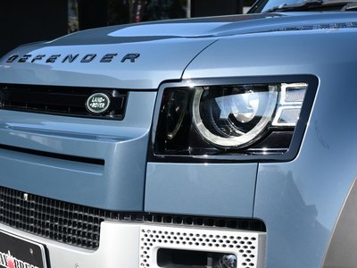 LAND ROVER DEFENDER - 7