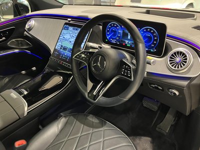 MERCEDES-BENZ EQS - 5