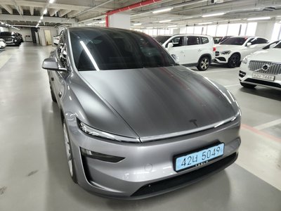 2025 Tesla MODEL Y — фото 2