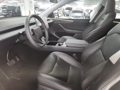 2025 Tesla MODEL Y — фото 10