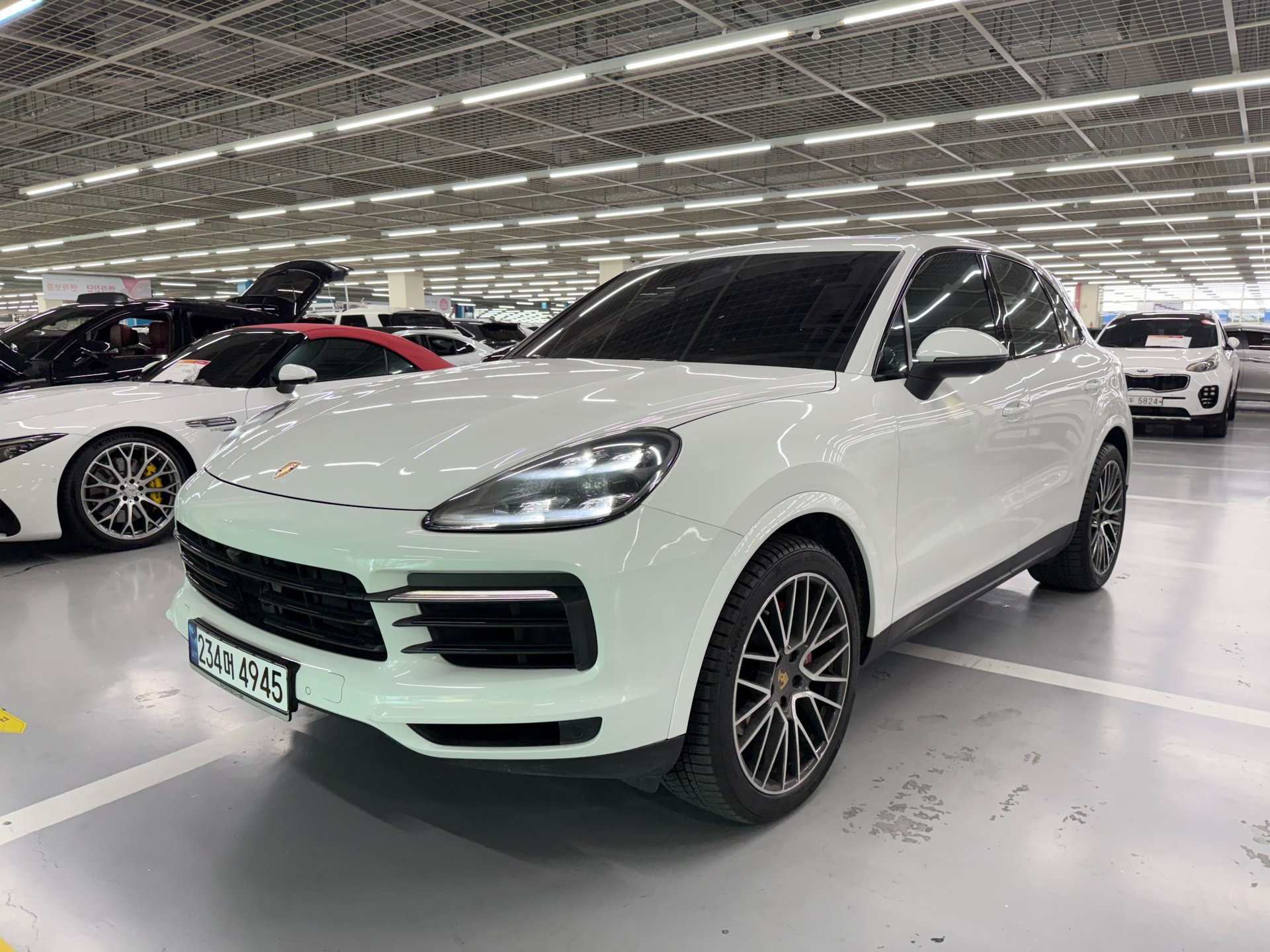 PORSCHE CAYENNE - View 1