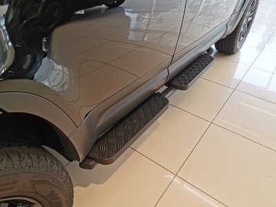 LAND ROVER DEFENDER - 5