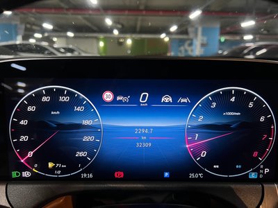 MERCEDES-BENZ E-CLASS - 9
