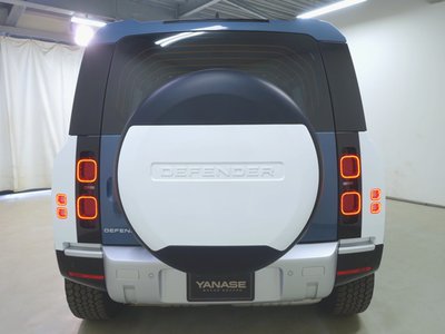 LAND ROVER DEFENDER - 7