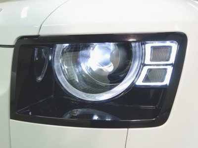 LAND ROVER DEFENDER - 3