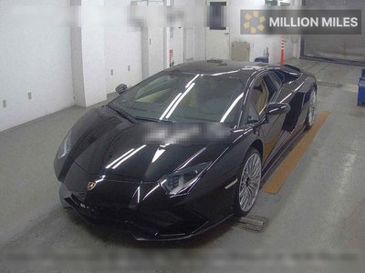 LAMBORGHINI AVENTADOR - 4