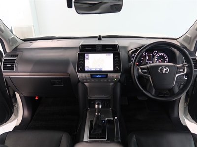 TOYOTA LAND CRUISER PRADO - 8