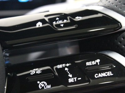 MERCEDES-BENZ GLC - 10