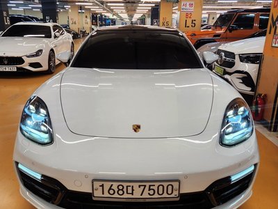 PORSCHE PANAMERA - 2