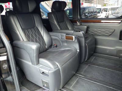 TOYOTA GRAND ACE - 8