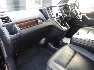 TOYOTA GRAND ACE - 10