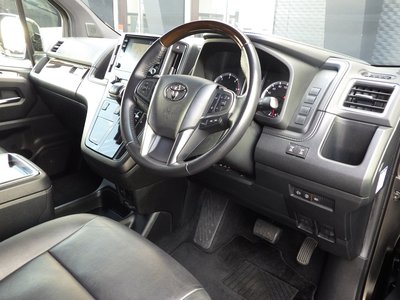 TOYOTA GRAND ACE - 6