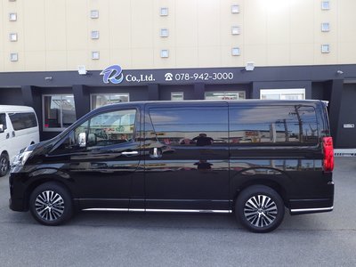 TOYOTA GRAND ACE - 3