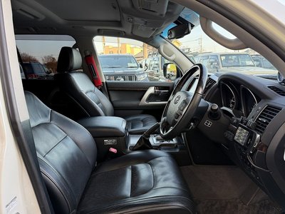 TOYOTA LAND CRUISER 200 - 7