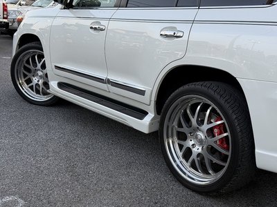 TOYOTA LAND CRUISER 200 - 6