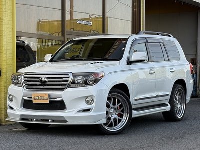 TOYOTA LAND CRUISER 200 - 1
