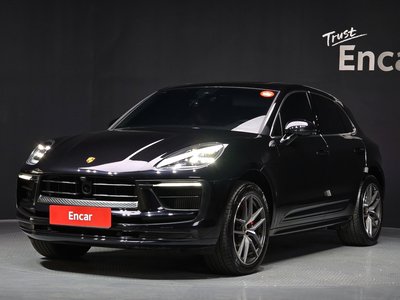 PORSCHE MACAN - 1