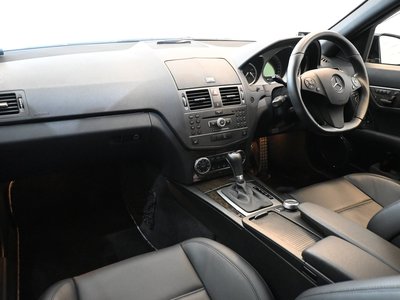 2010 Mercedes-BENZ C-CLASS — фото 3