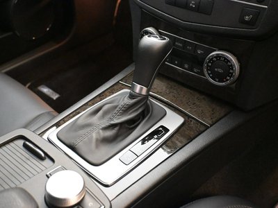 2010 Mercedes-BENZ C-CLASS — фото 6