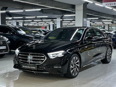 MERCEDES-BENZ E-CLASS - 1