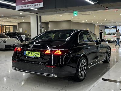 MERCEDES-BENZ E-CLASS - 3