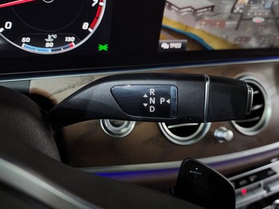 MERCEDES-BENZ E-CLASS - 9