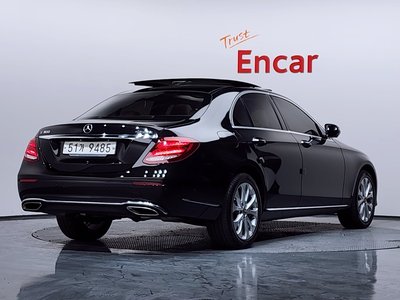 MERCEDES-BENZ E-CLASS - 3